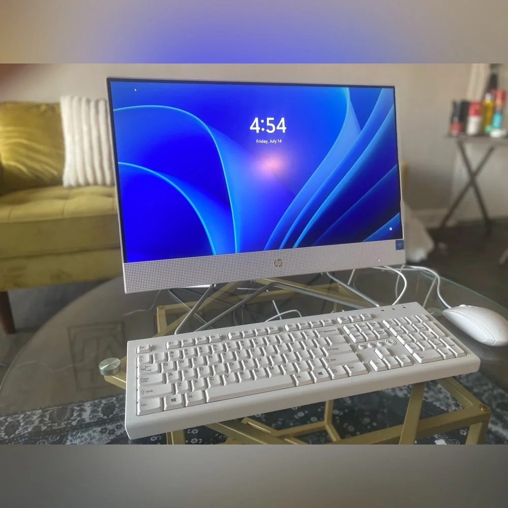 HP - 21.5” All in One - Intel Celeron - 4G Memory - 128 SSD - Snow White